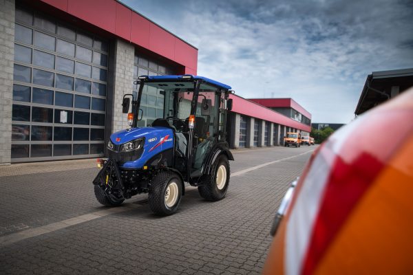 Iseki TM 4270 AHLK kompakt traktor med høy ytelse