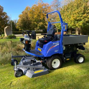 Iseki SF 225 kompakt traktor med oppsamlerklipper