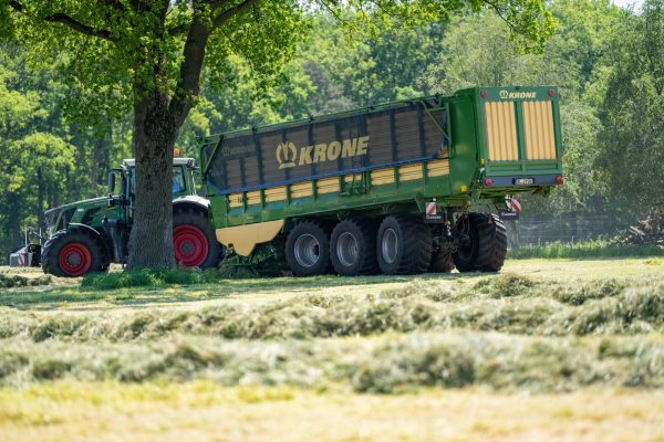 Krone ZX560GD lessevogn med doseringsvalser for ensilasje