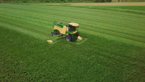 Krone Big M 450 med høy kapasitet og slåttekvalitet