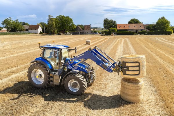 New Holland T7 SWB stor traktor med høy ytelse